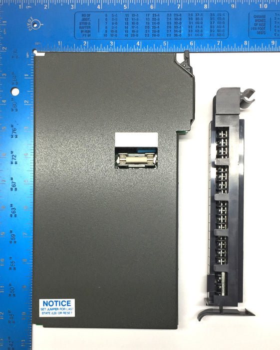 Allen-Bradley 12 to 120V AC Output Module w/Swing Arm Terminal 1771-OAD NOS