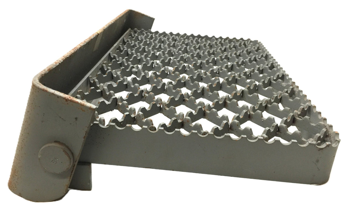 Unbranded 14" x 9-1/4" x 1-1/2" Serrated Fold Up Step USED