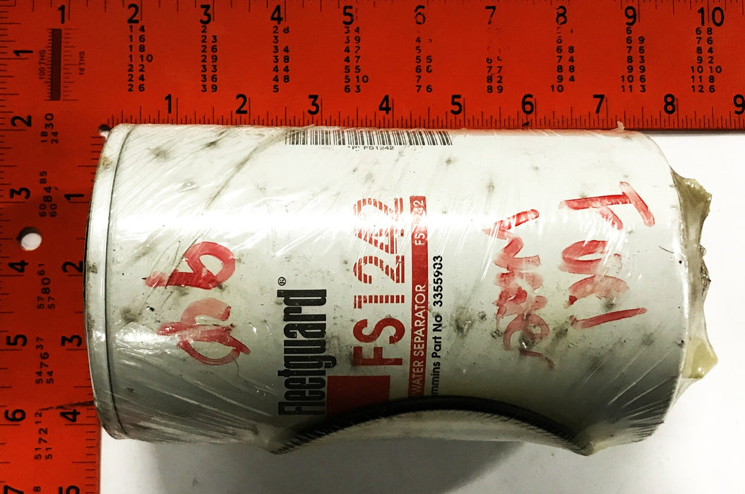 Fleetguard Diesel Fuel/Water Separator Filter FS1242 [Lot of 2] NOS