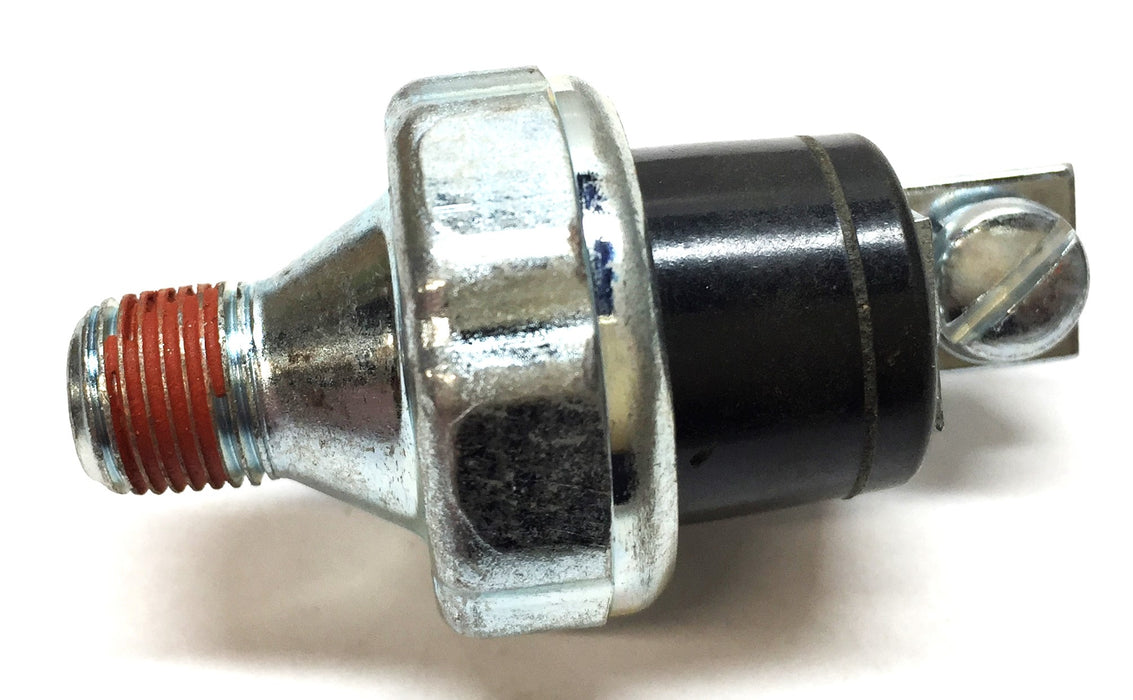 International/Navistar Oil Pressure Switch 149132R91 NOS