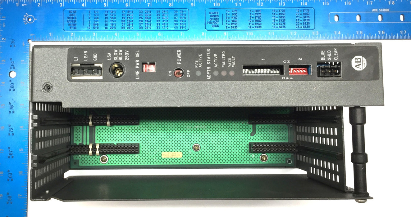 Allen-Bradley 2-Slot I/O Chassis 1771-AM2 (96076874) USED