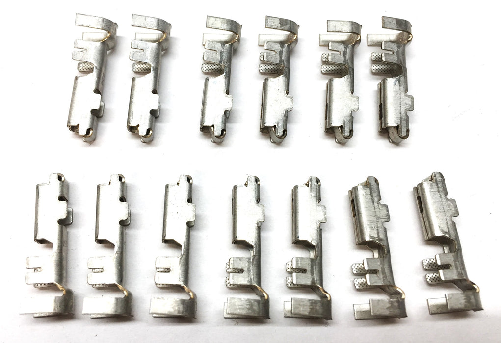 International/Navistar Cable Sealed Tangless Terminal 3512334C1 [Lot of 13] NOS