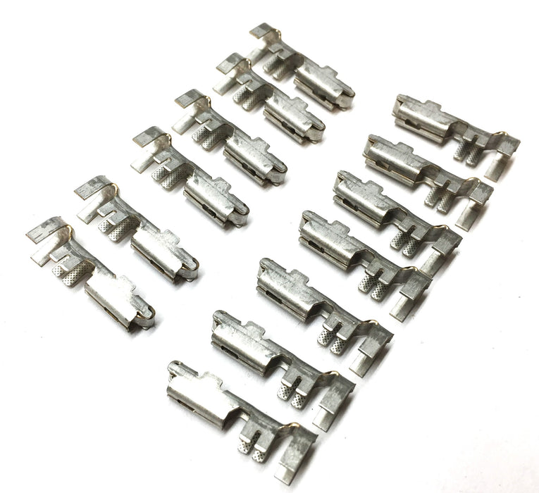 International/Navistar Cable Sealed Tangless Terminal 3512334C1 [Lot of 13] NOS