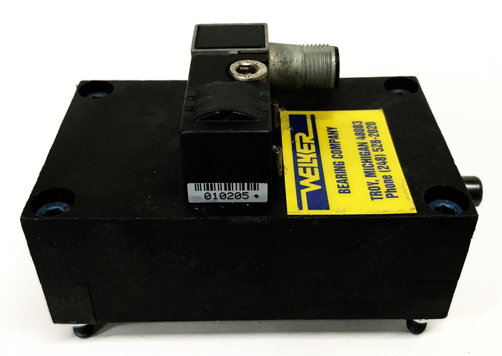 Pepperl and Fuchs Proximity Sensor 904157 (NBN2-F581-100S6-E8-V1) NOS