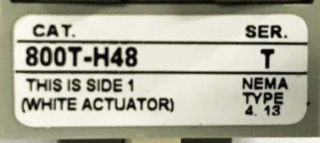 Allen-Bradley Selector Switch with Key 800T-H48 NOS