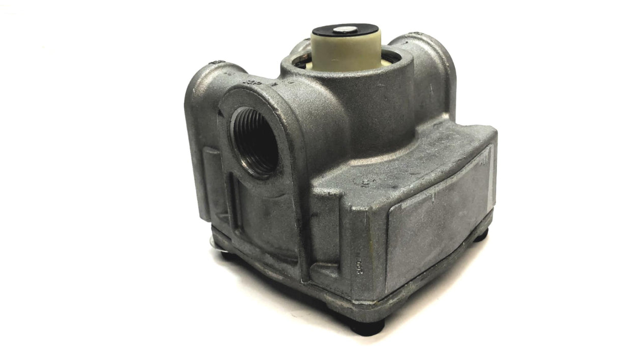 Bendix Air Brake Valve W/ bracket 103009 NOS