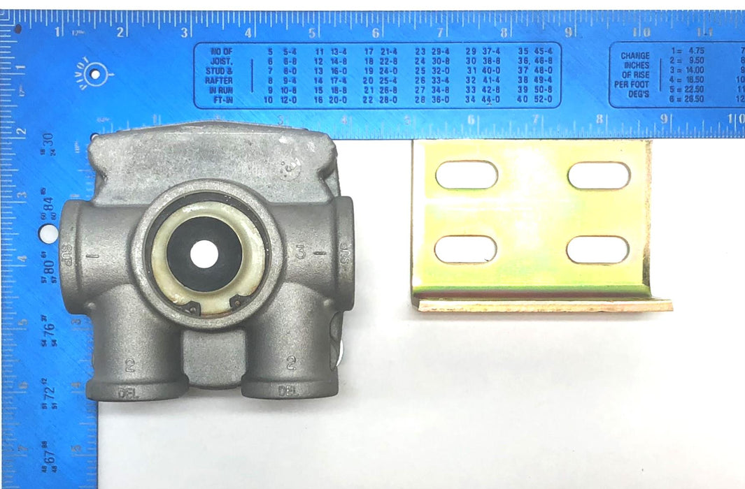 Bendix Air Brake Valve W/ bracket 103009 NOS