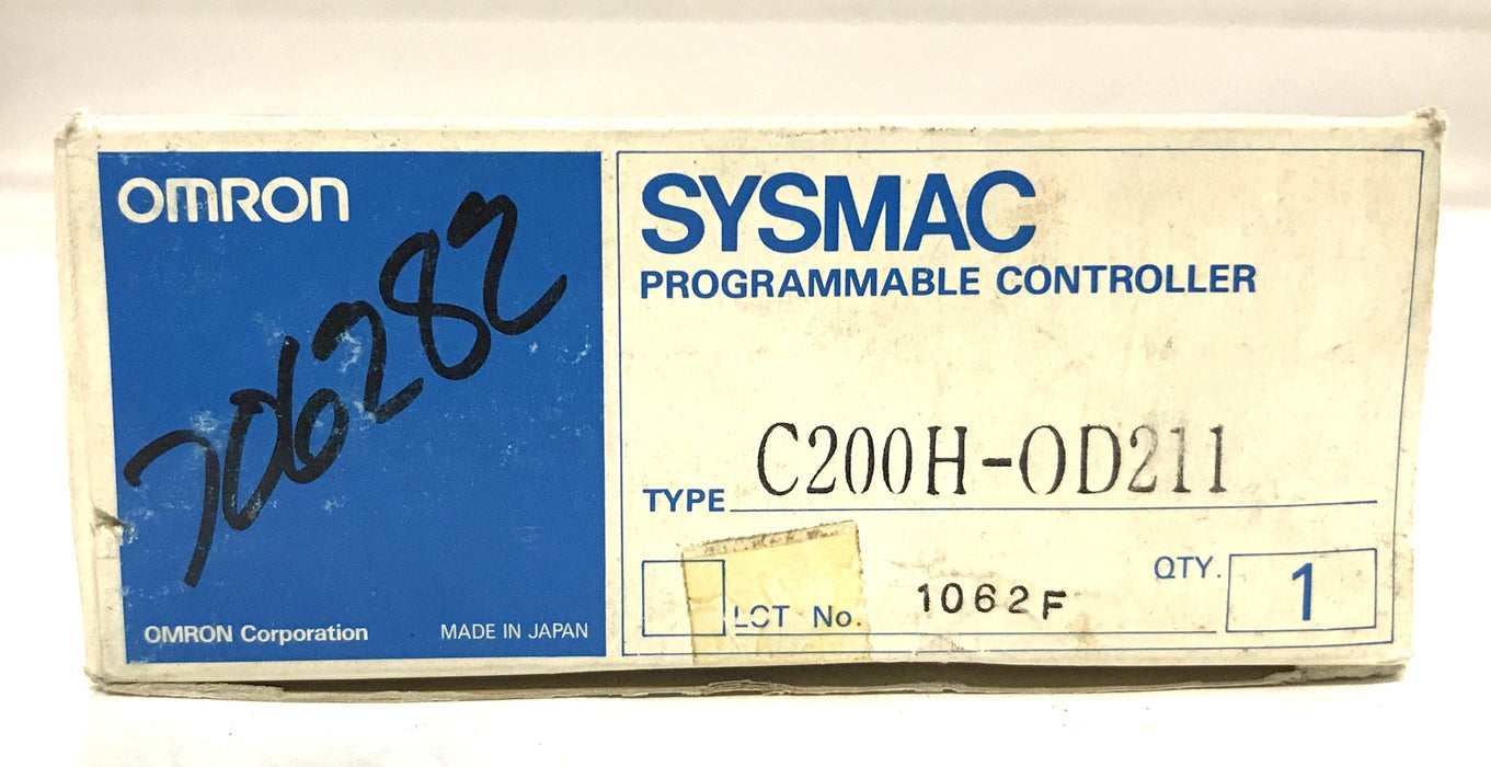 Omron SYSMAC Programmable Controller Output Unit Module C200H-OD211 NOS