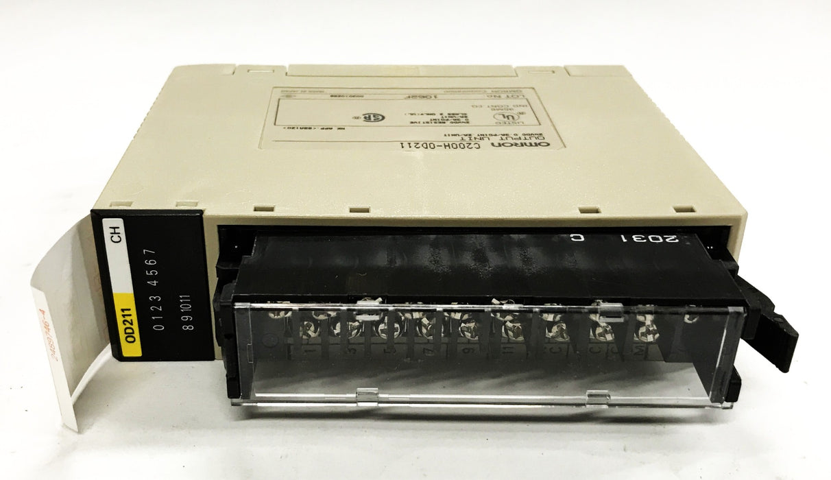 Omron SYSMAC Programmable Controller Output Unit Module C200H-OD211 NOS