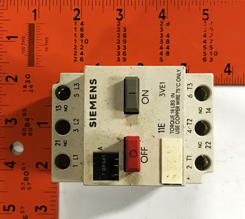Siemens Protector Circuit Breaker 3VE1010-2F NOS