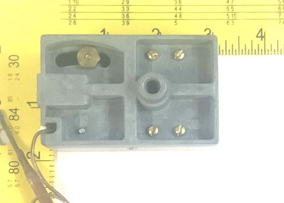 Siemens Temperature Transmitter 0-100 F 184-0036 NOS