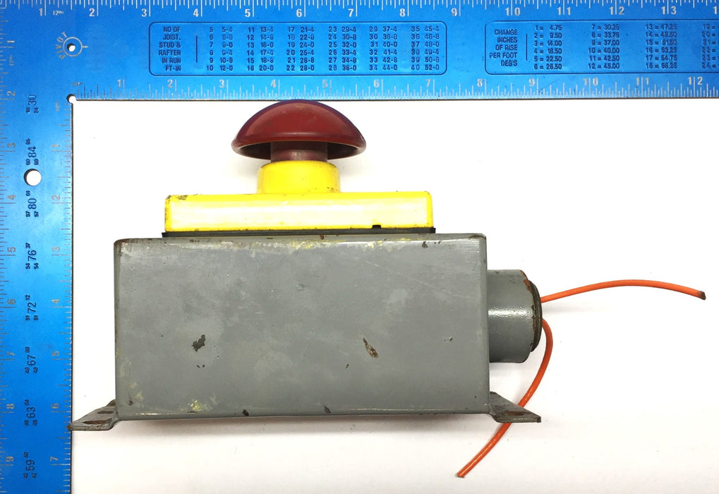 Rees Enclosure with Mushroom Button Assembly 02765-000 (02765-000) USED