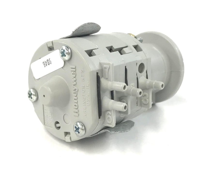 Honeywell Pneumatic Relay Snap Acting 3-15PSI Setpoint RP471A 1002 1 NOS