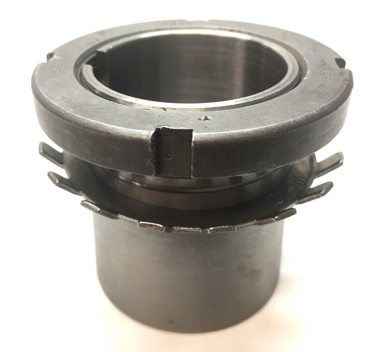 SKF Adapter Sleeve with Lock-Nut Assembly S-110-1-11/16 (HM-10) NOS