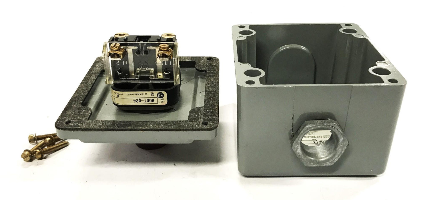 Allen-Bradley Enclosure with Red Pilot Light Assembly 800T-1ZT/800T-Q24 USED