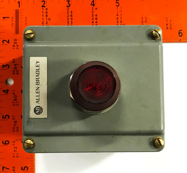 Allen-Bradley Enclosure with Red Pilot Light Assembly 800T-1ZT/800T-Q24 USED