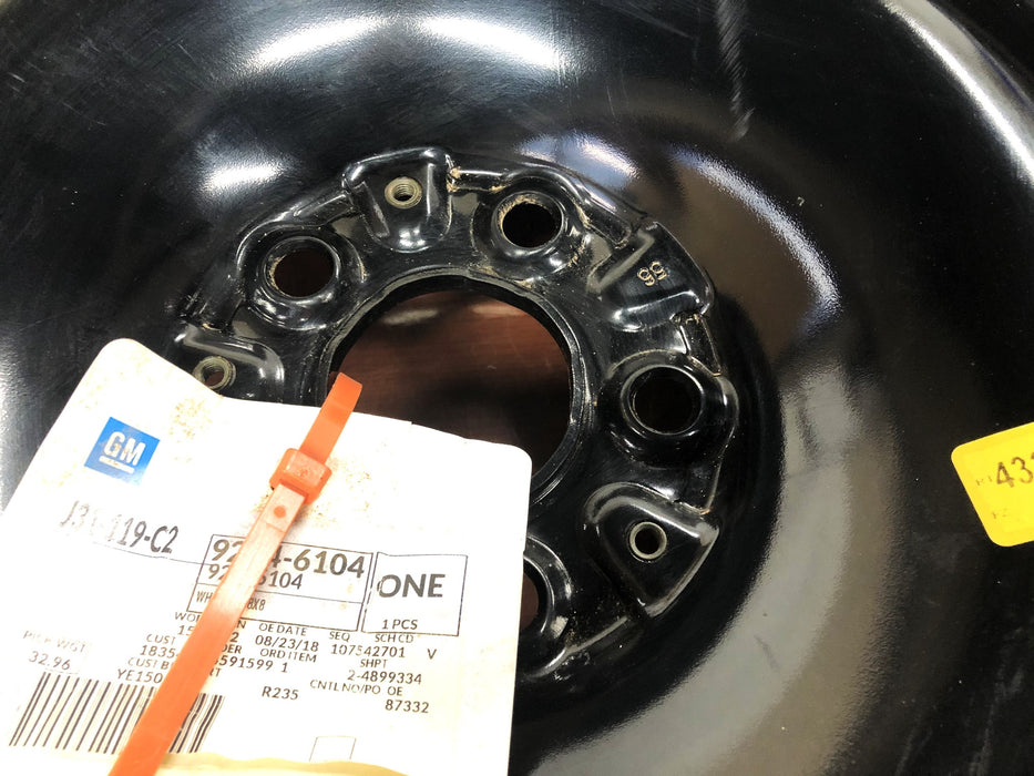 GM 18x8 Inch Wheel Assembly 92246104 NOS