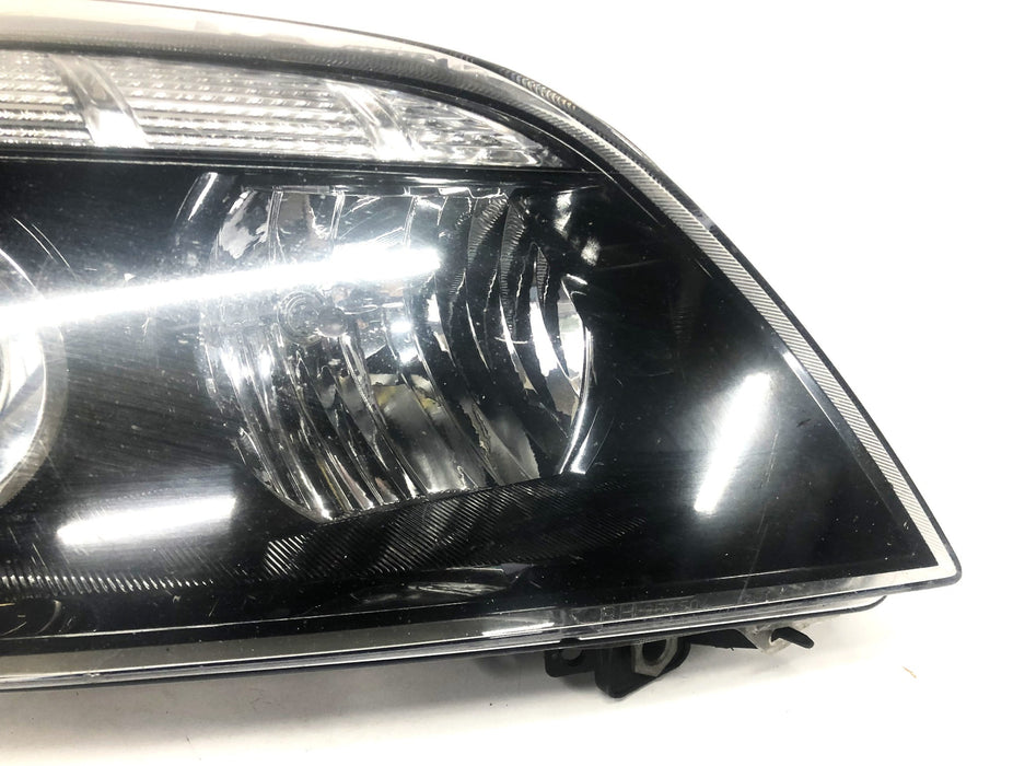 GM Passenger Side Headlamp Assembly 92245553 (5553U) USED