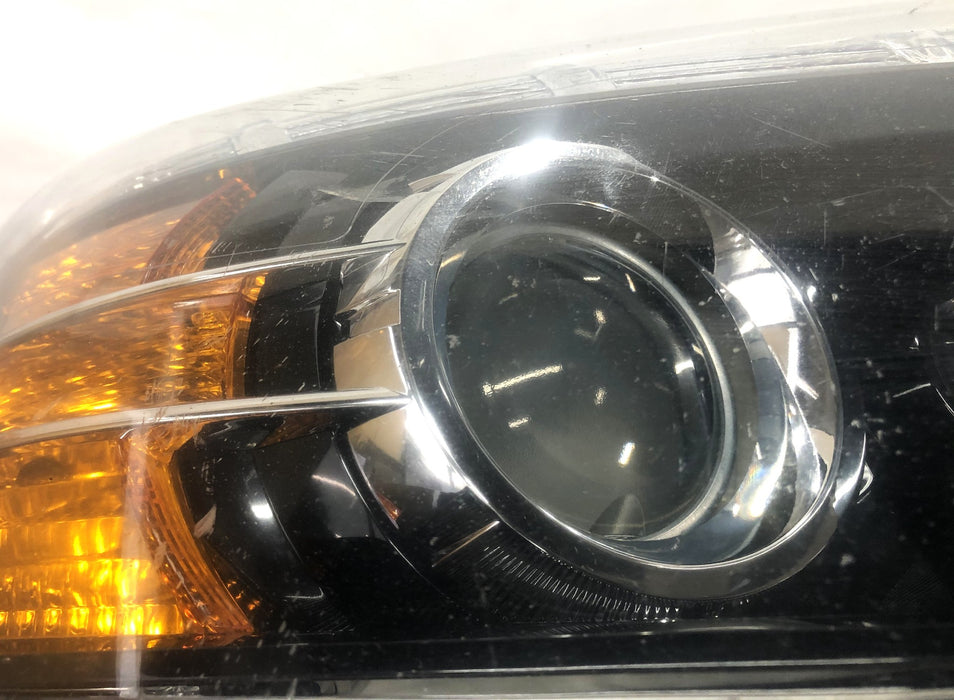 GM Passenger Side Headlamp Assembly 92245553 (5553U) USED
