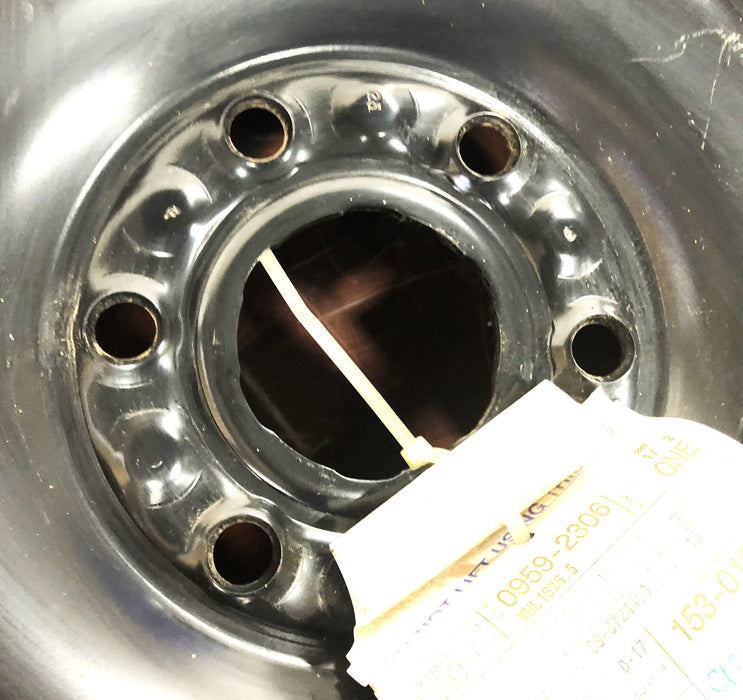 GM 16x6.5 Inch Wheel Assembly 09592306 NOS