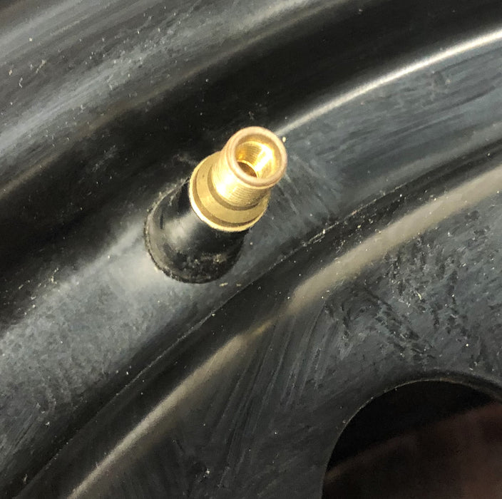 GM 17x7.5J Wheel Assembly 9596426 NOS