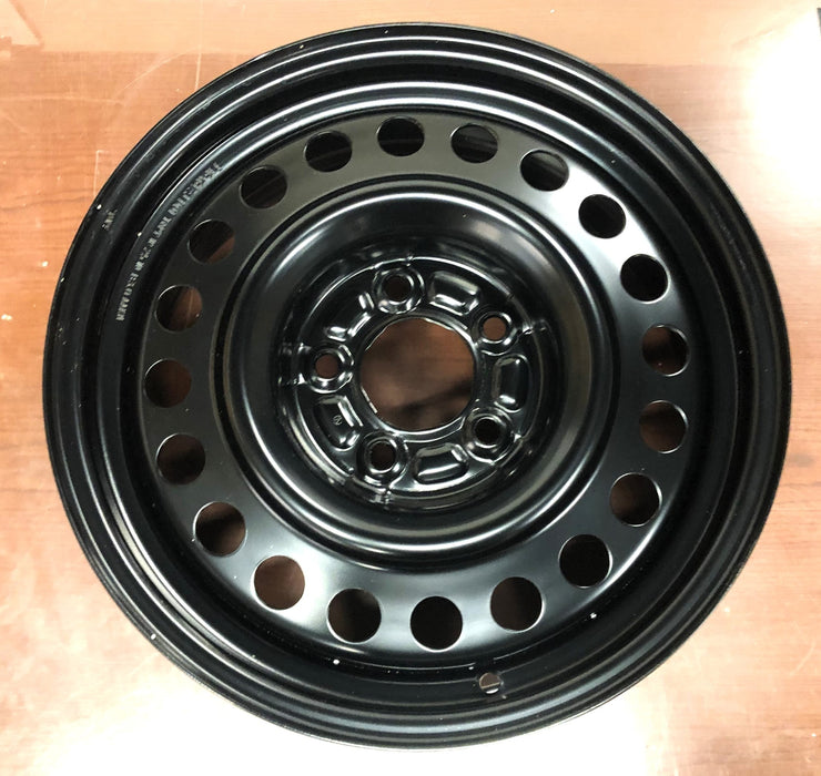 GM 16x6.5 Inch Wheel Assembly 20989817 NOS