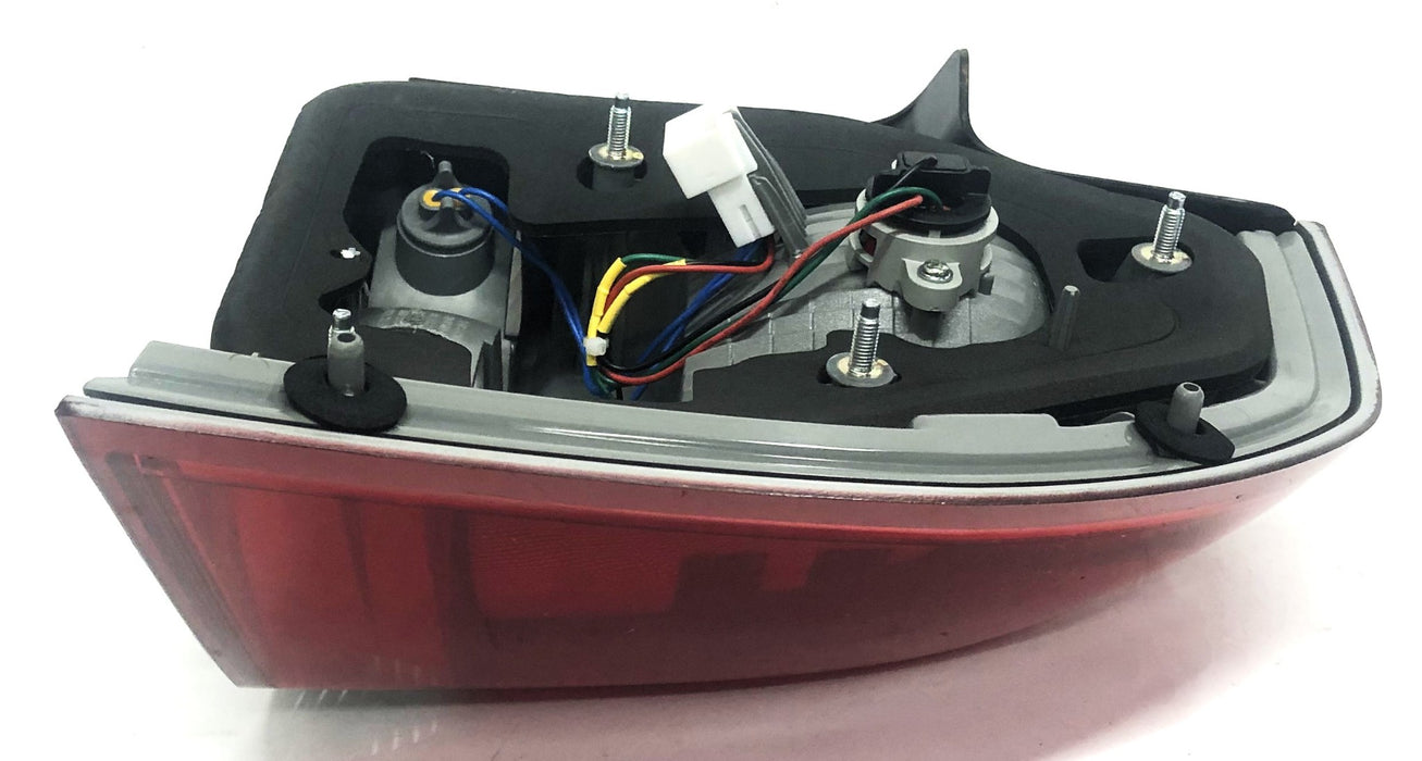 Unbranded Left Hand Tail Light Assembly 5552U (5552-0006225) NOS