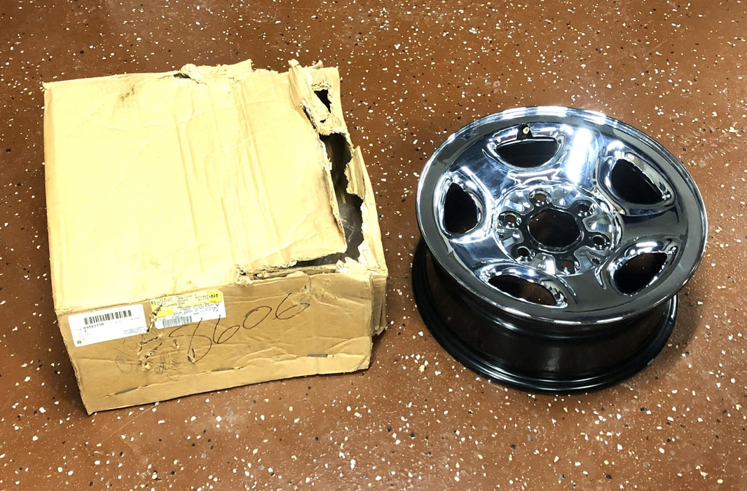 GM 16x6.5 Inch Steel Chrome Clad Wheel Assembly 9593150 (09593150) NOS