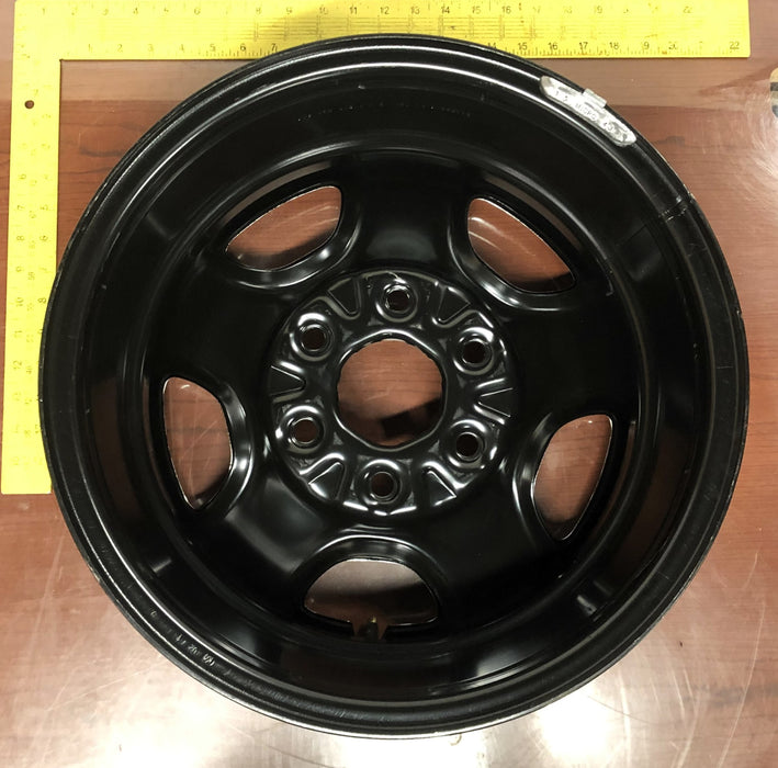 GM 16x6.5 Inch Steel Chrome Clad Wheel Assembly 9593150 (09593150) NOS