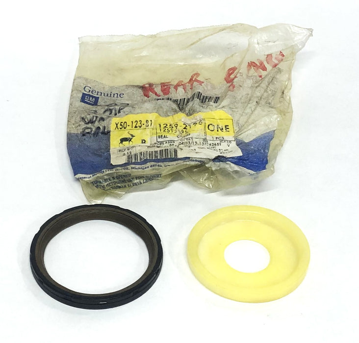 GM OEM Crankshaft Rear Oil Seal Assembly 12592195 NOS
