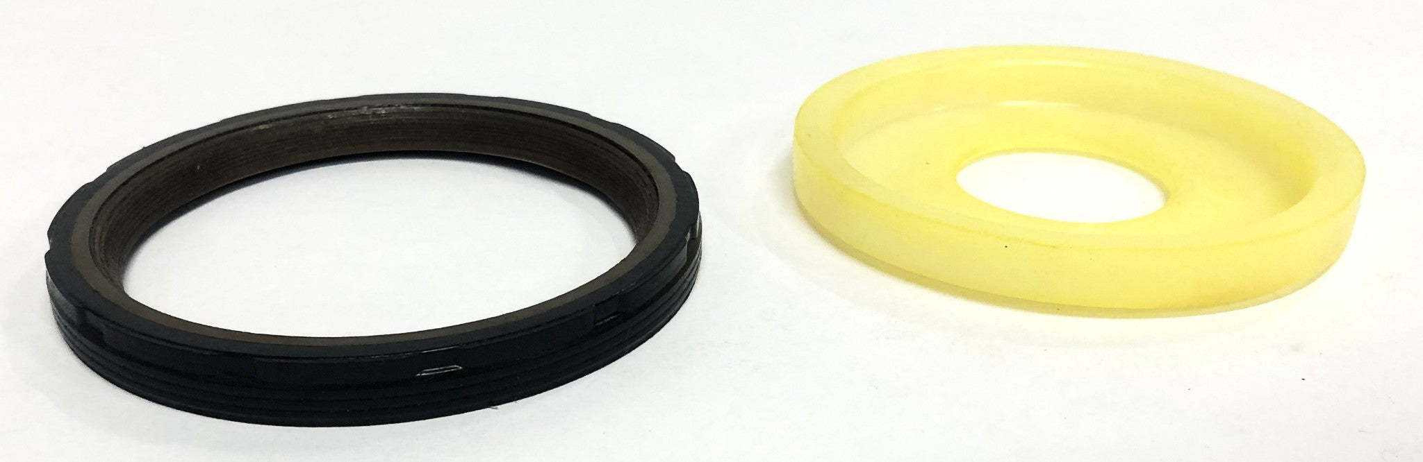 GM OEM Crankshaft Rear Oil Seal Assembly 12592195 NOS