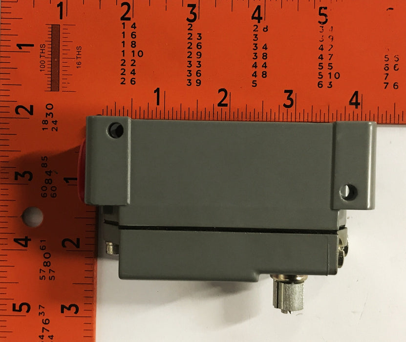 Square D Class 9007 Series D Limit Switch AW-12 (9617) NOS