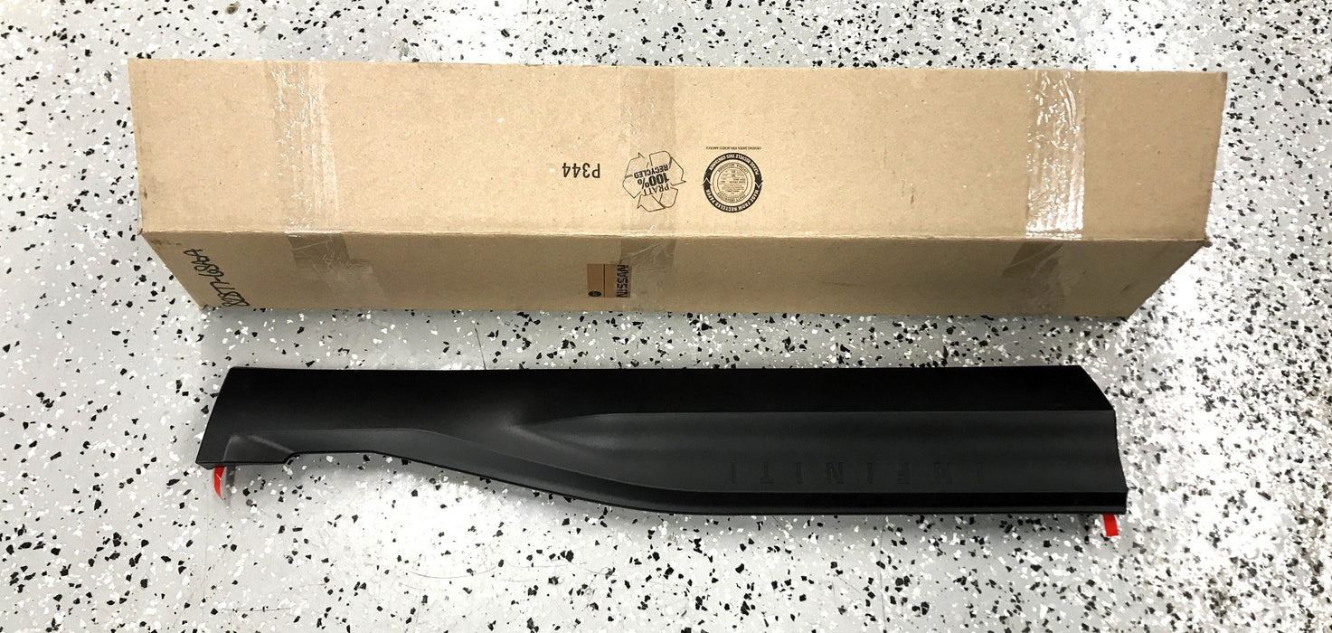 Nissan Rear LH Door Lower Molding 82877-65A0A NOS