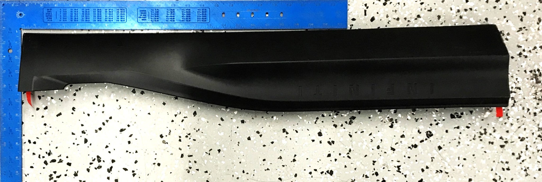 Nissan Rear LH Door Lower Molding 82877-65A0A NOS