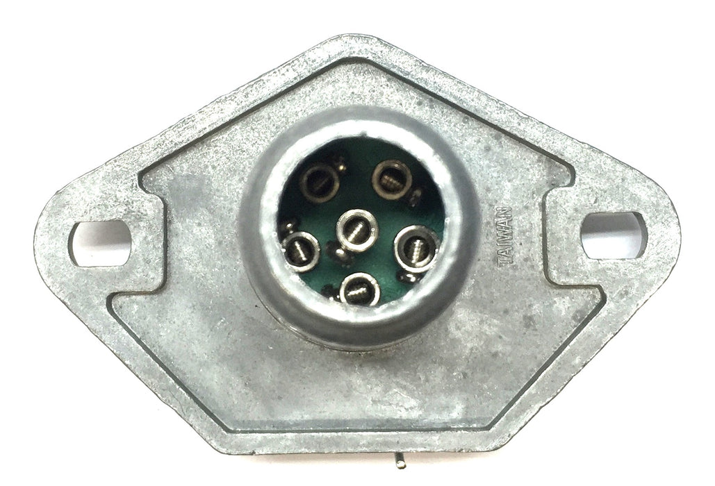 Unbranded 6-Way Trailer Wiring Socket with Concealed Terminal 11-609 NOS