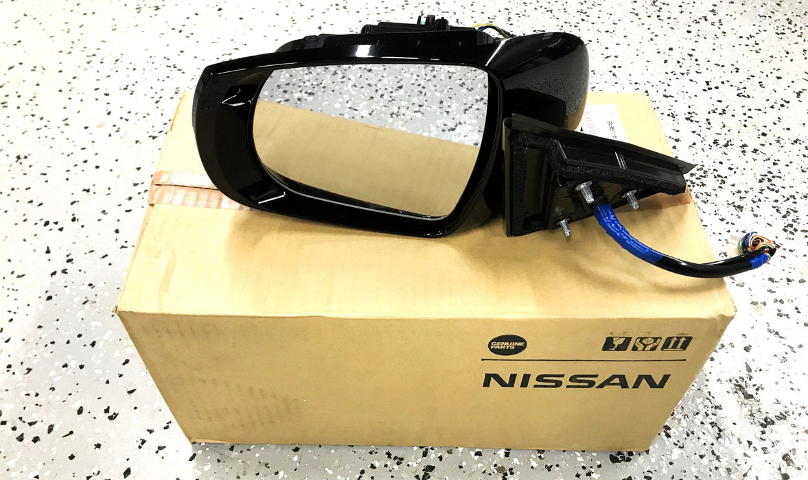 Nissan LH Door Mirror Assembly 96302-5UB3A NOS