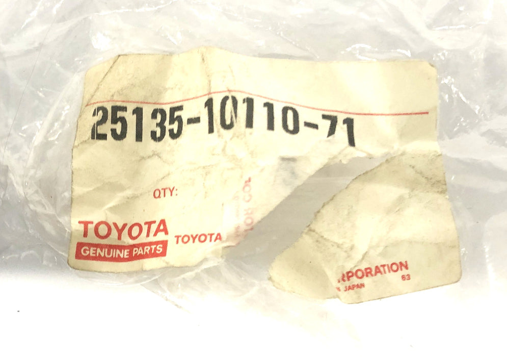 Toyota Plug 25135-10110-71 [Lot of 2] NOS