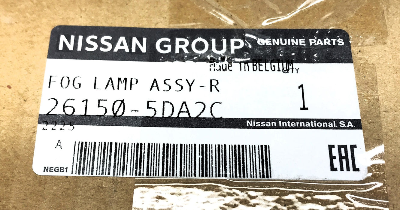 Nissan RH Fog Lamp Assembly 26150-5DA2C NOS