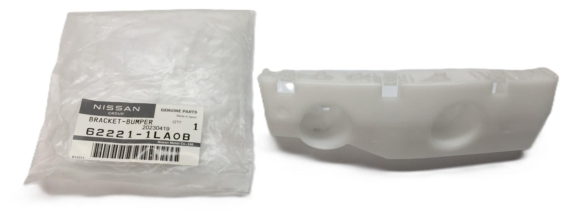 Nissan Group Bracket Support 62221-1LA0B NOS