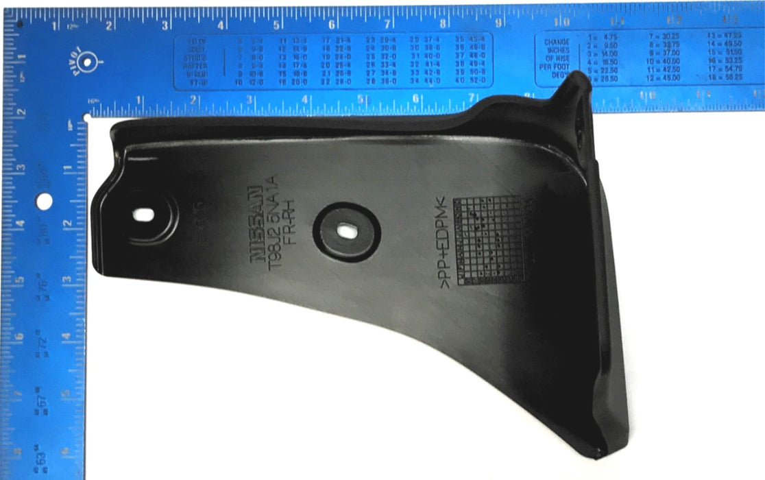 Nissan Front Splash Guard Set T99J2-5NA0A NOS