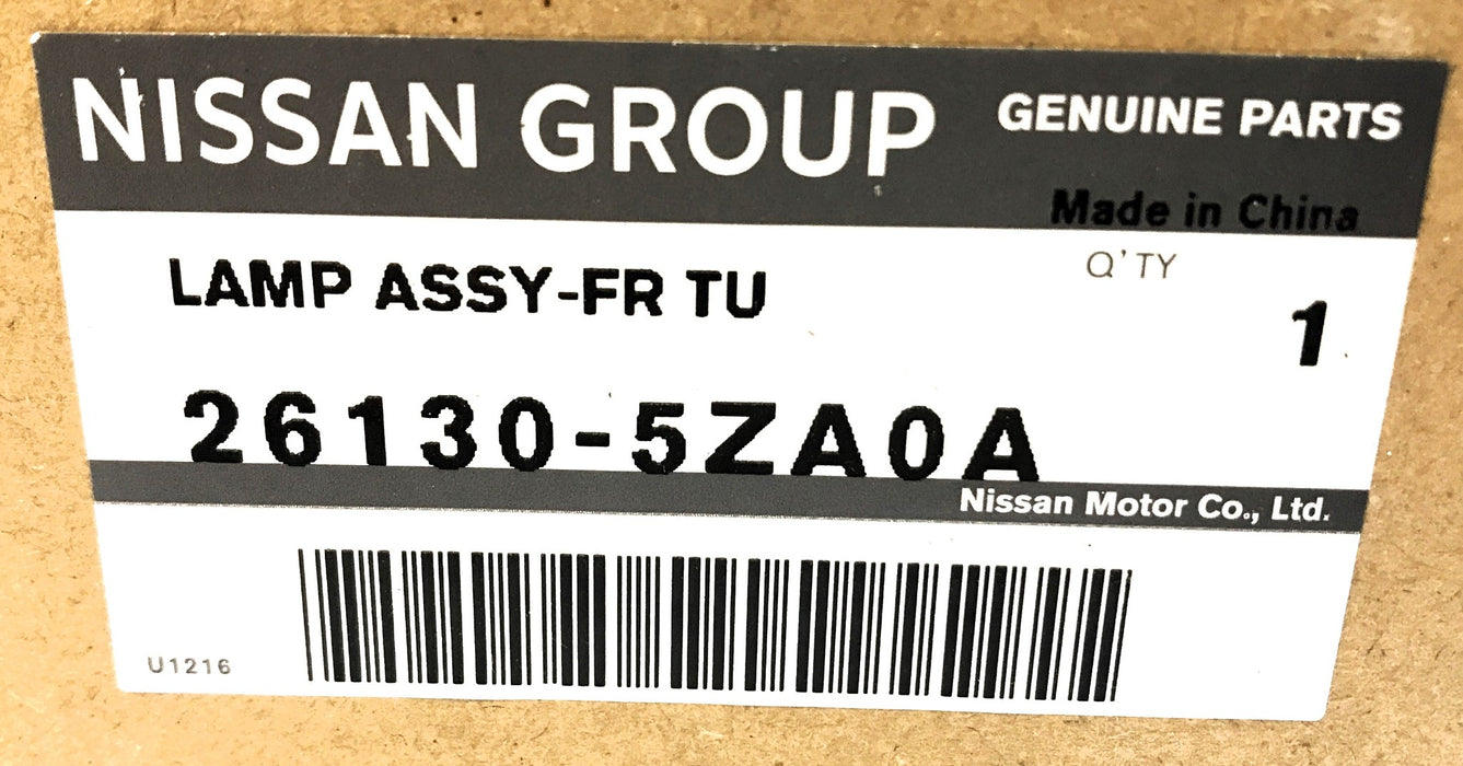 Nissan Front Right Turn Signal Lamp Assembly 26130-5ZA0A NOS