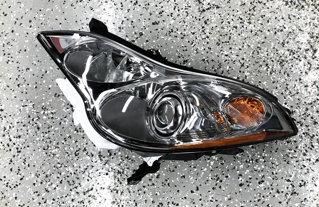 Nissan LH Lamp Assembly 26060-1BA1A NOS