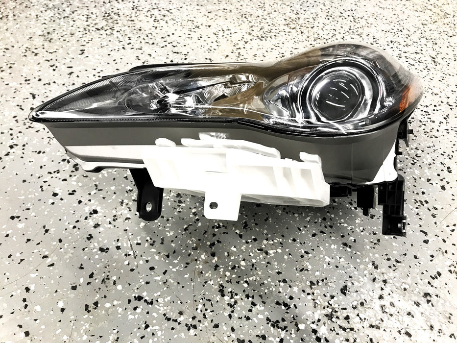 Nissan LH Lamp Assembly 26060-1BA1A NOS