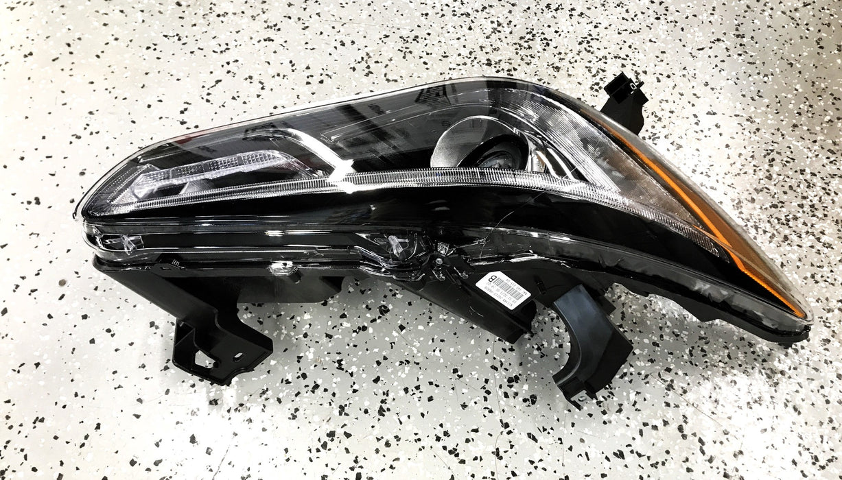 Nissan RH Headlamp Assembly 26010-9NR0B NOS