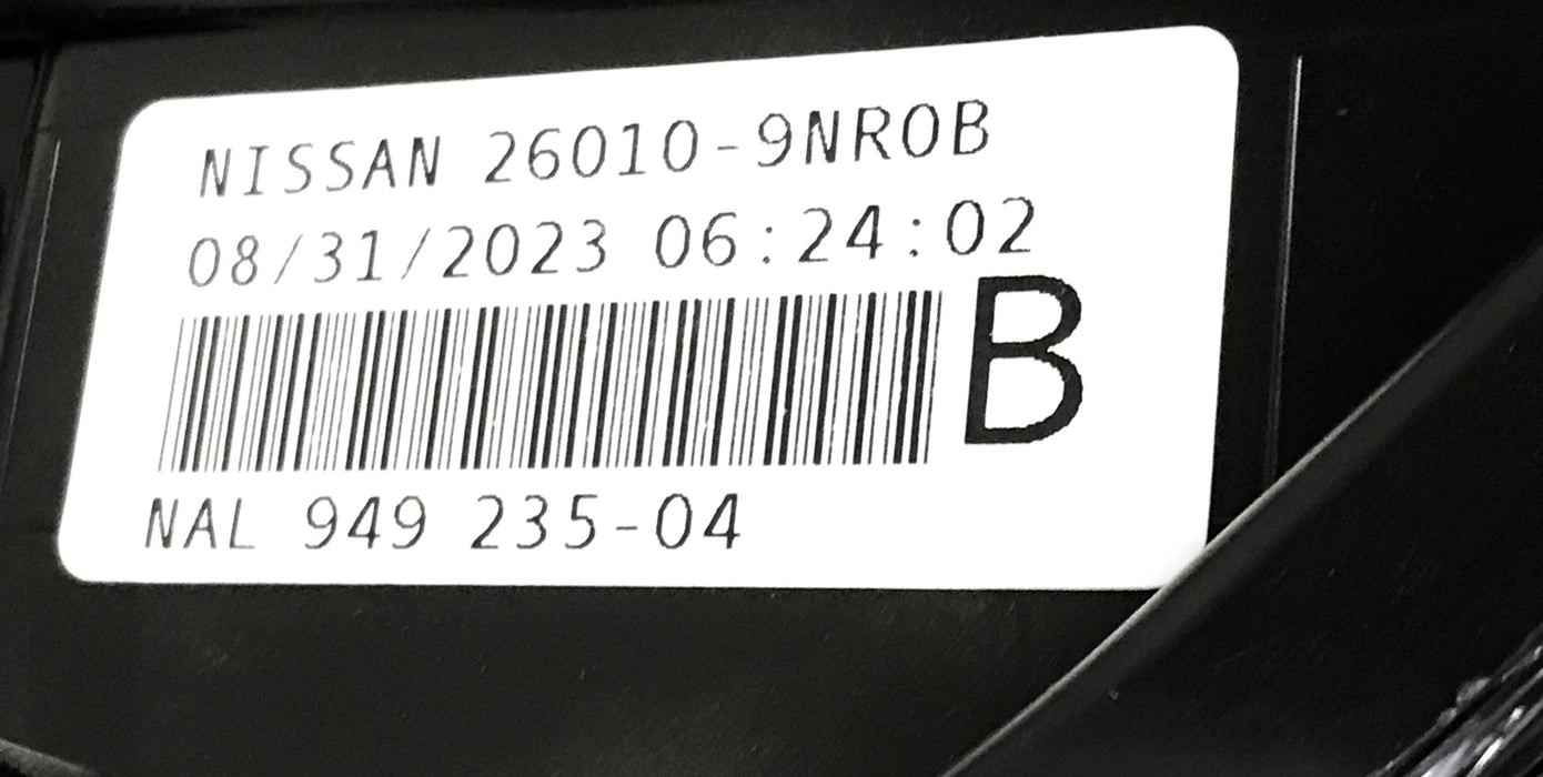 Nissan RH Headlamp Assembly 26010-9NR0B NOS