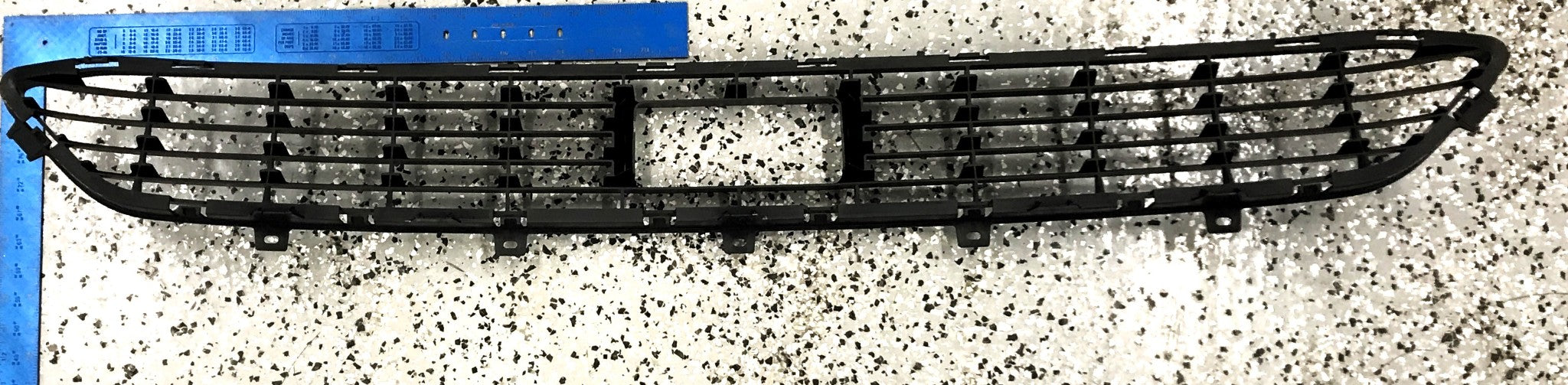 Nissan Lower Front Grille 62256-1LA0C NOS