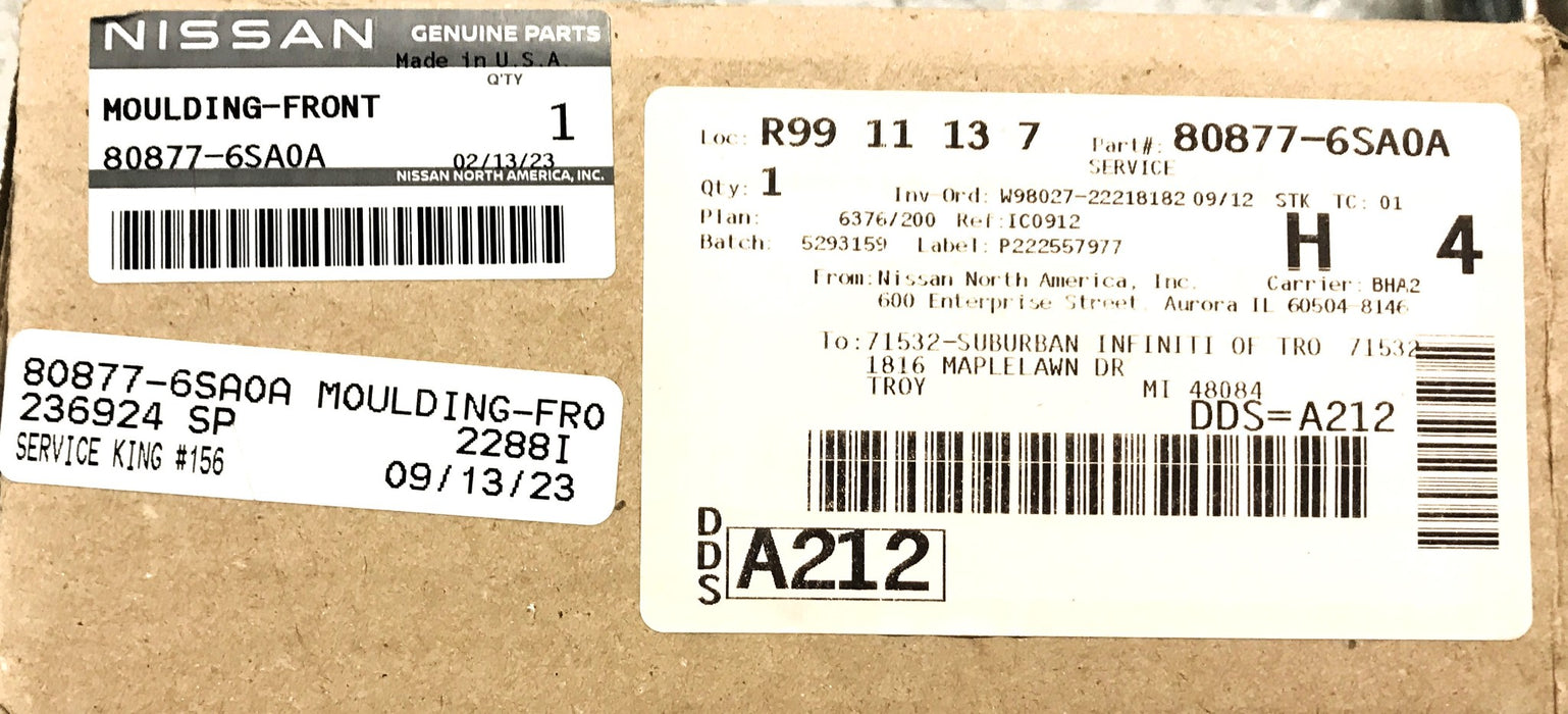 Nissan Low Trim Cladding Front Door Molding Assembly 80877-6SA0A NOS