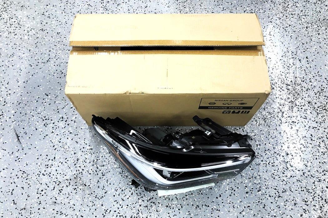 Nissan RH (Passenger Side) Headlamp Assembly 26010-6GW0B NOS
