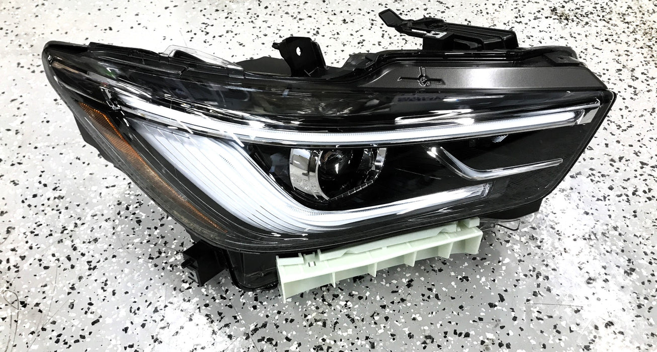 Nissan RH (Passenger Side) Headlamp Assembly 26010-6GW0B NOS