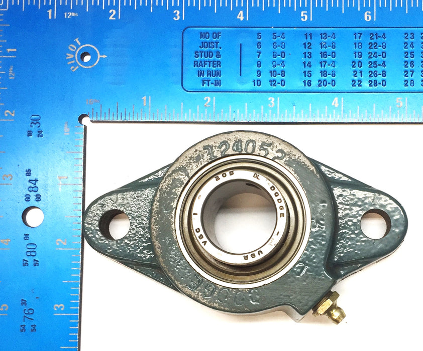 Dodge 2-Hole Mount Pillow Block w/Zerk Fitting 124052 (205) USED